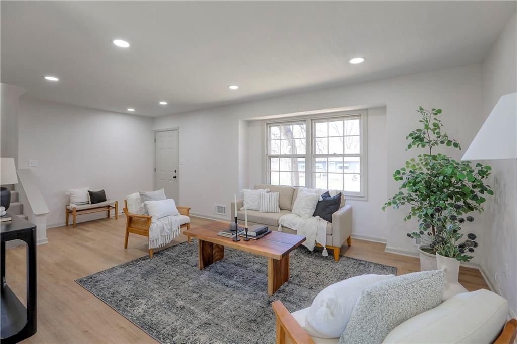5121 S Cottage Avenue — photo 8