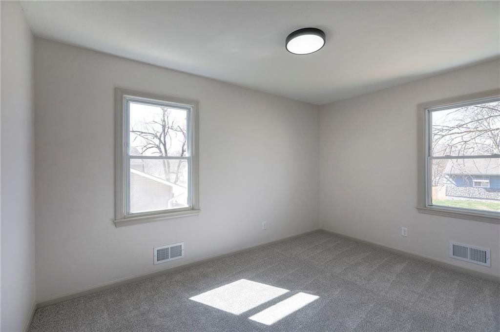 5121 S Cottage Avenue — photo 20