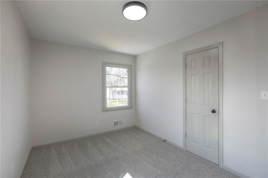 5121 S Cottage Avenue — photo 21