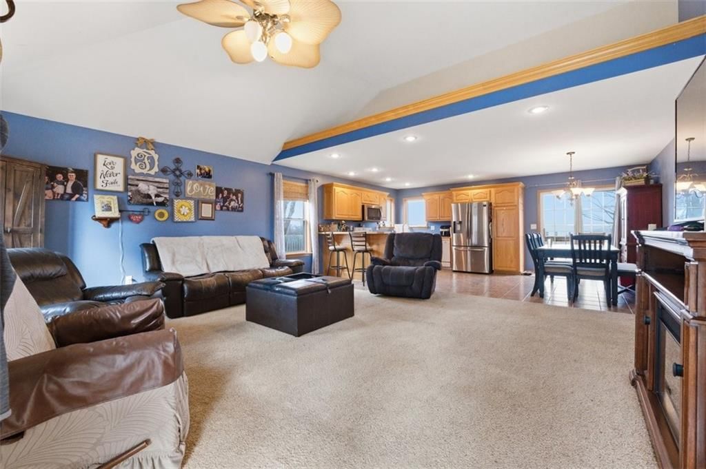 305 S Truman Road — photo 3