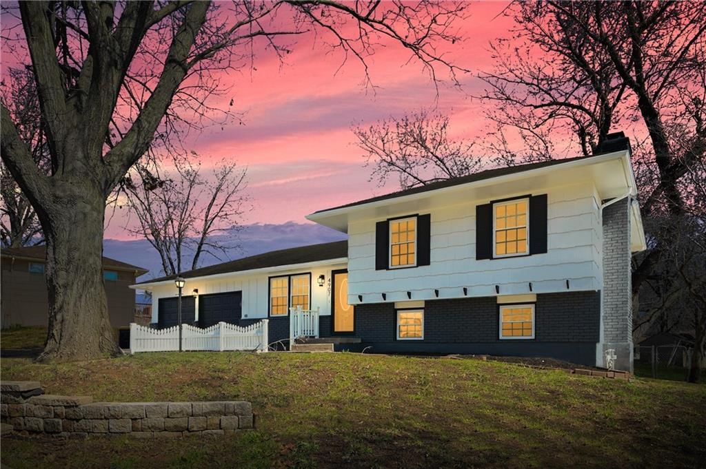 4907 Crescent Avenue, Kansas City, MO