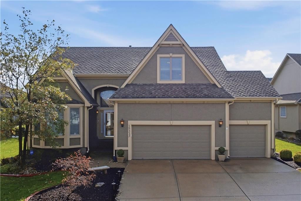 19313 W 98th Street, Lenexa, KS