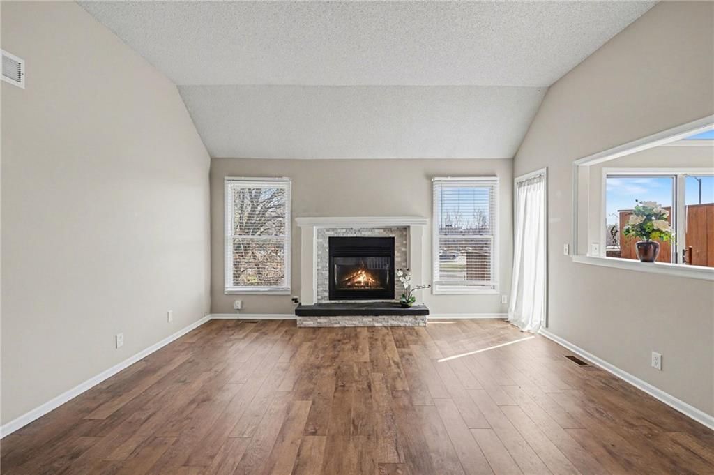 7013 W 157th Terrace — photo 6