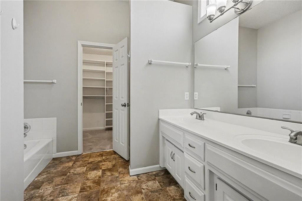 7013 W 157th Terrace — photo 27