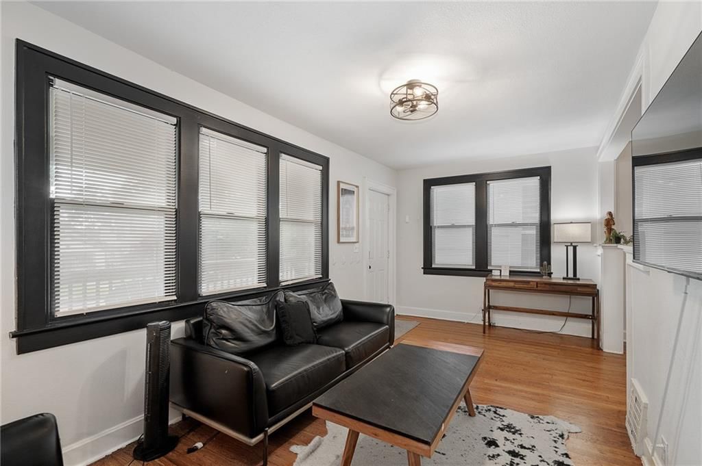 2532 Charlotte Street — photo 7