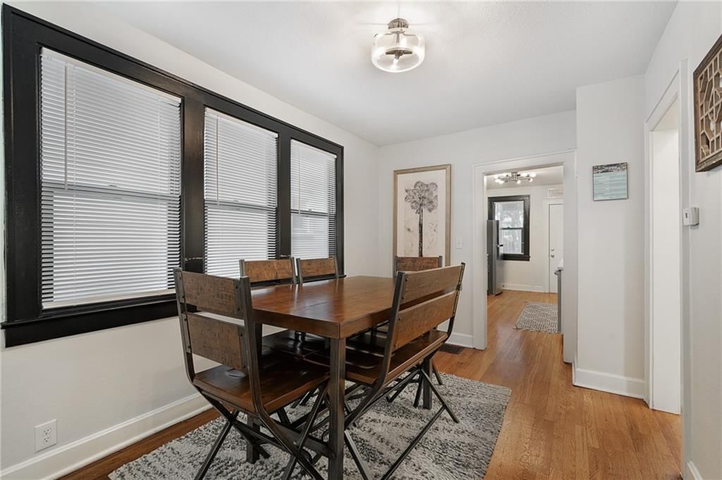 2532 Charlotte Street — photo 9