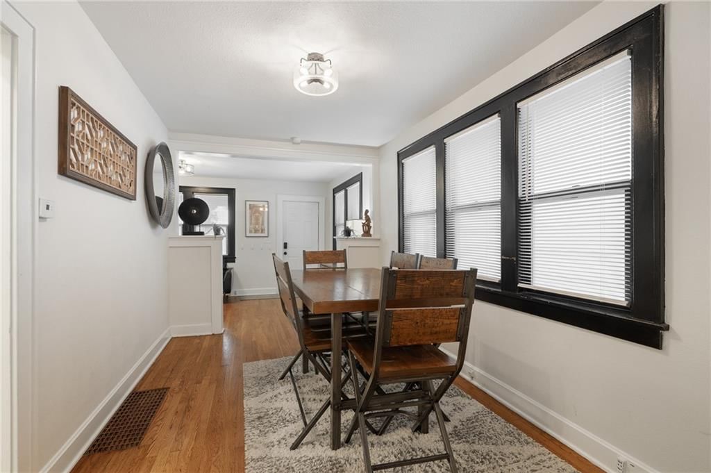 2532 Charlotte Street — photo 10