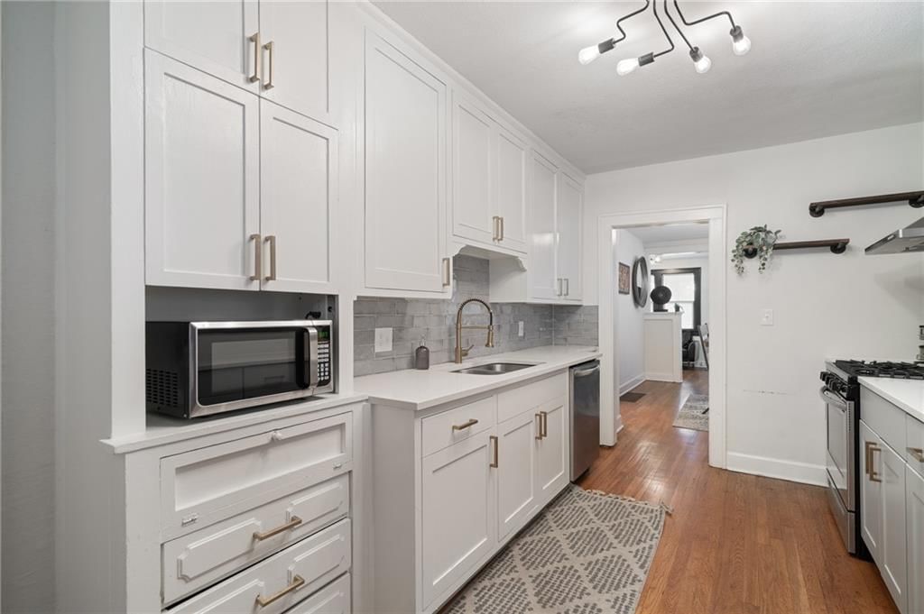 2532 Charlotte Street — photo 13