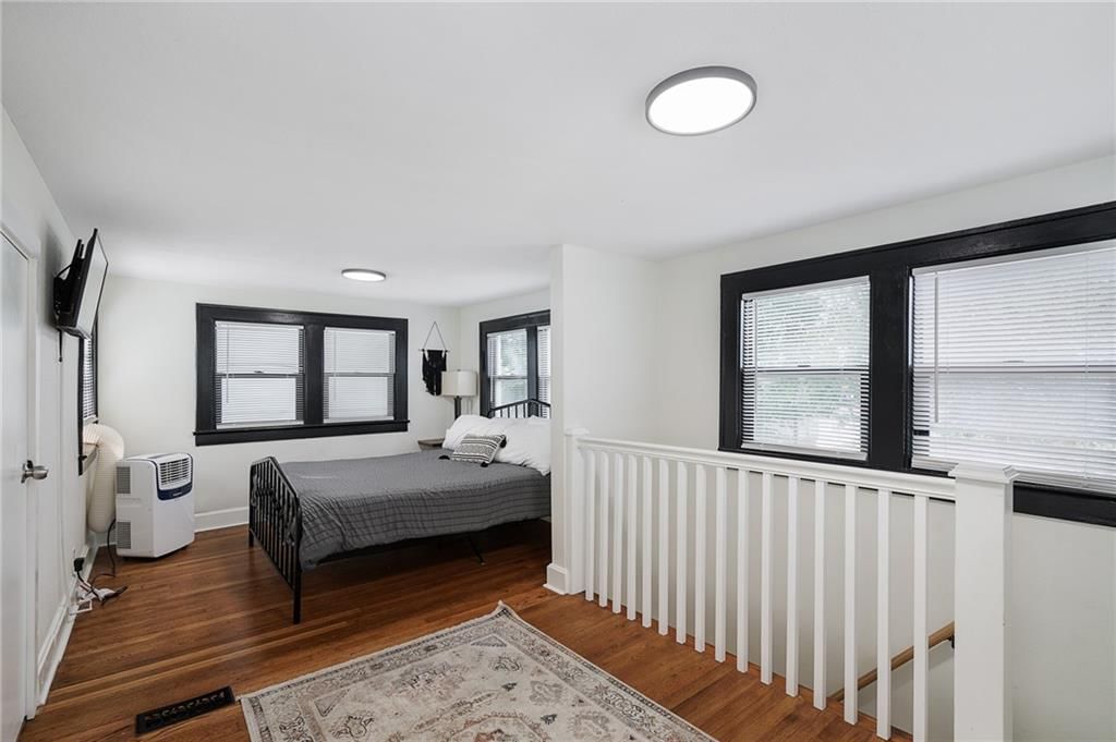 2532 Charlotte Street — photo 18