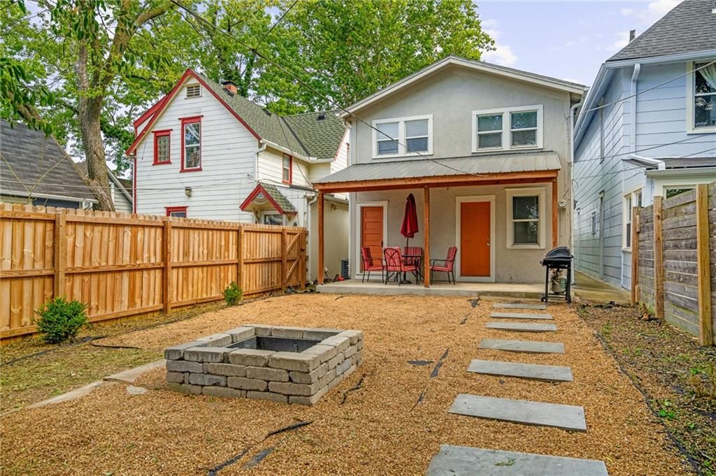 2532 Charlotte Street — photo 24