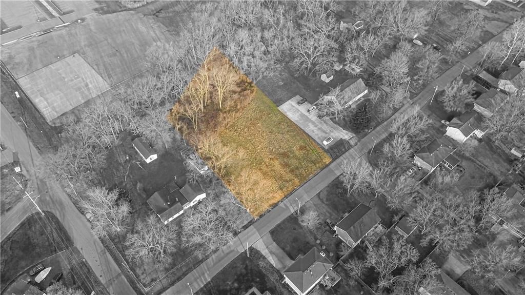 8818 N Main Street — photo 2