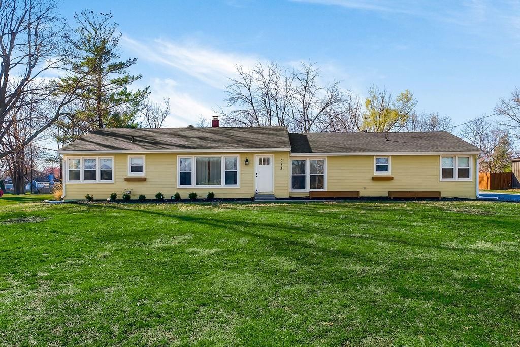 2633 E Langsford Road, Lee's Summit, MO