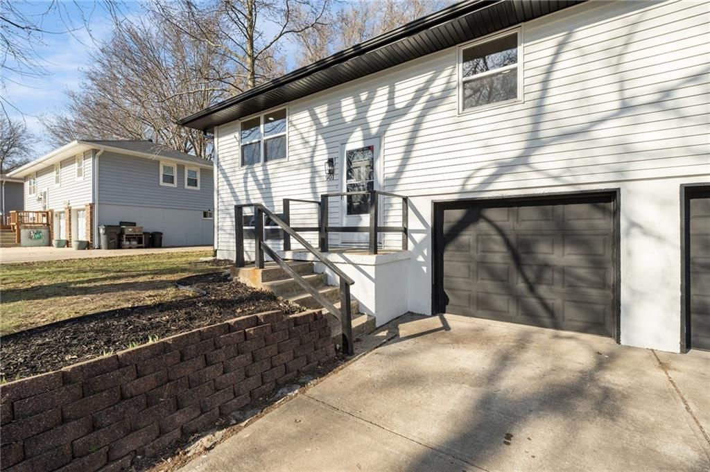 901 SW Speas Drive — photo 2