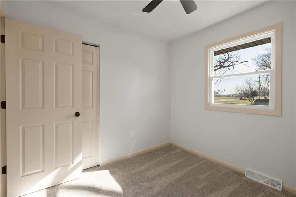 901 SW Speas Drive — photo 16