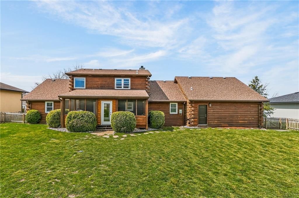 611 N Winnebago Drive — photo 3