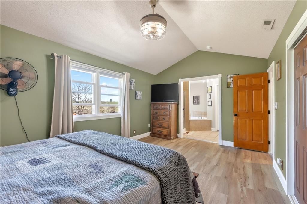 611 N Winnebago Drive — photo 33