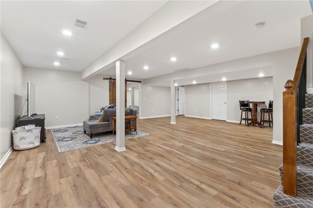 611 N Winnebago Drive — photo 36