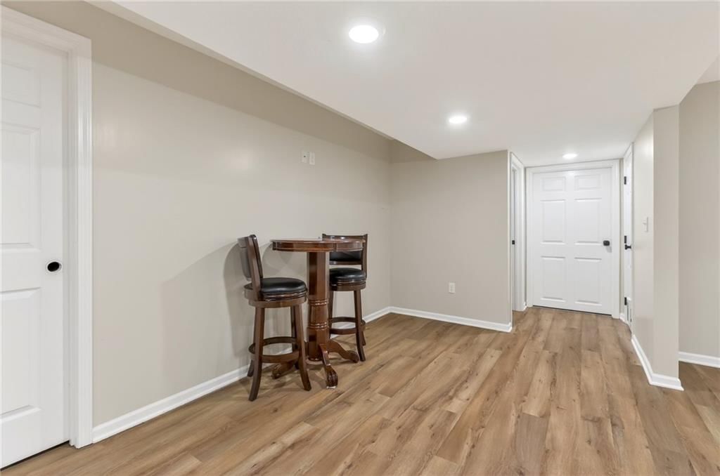 611 N Winnebago Drive — photo 38