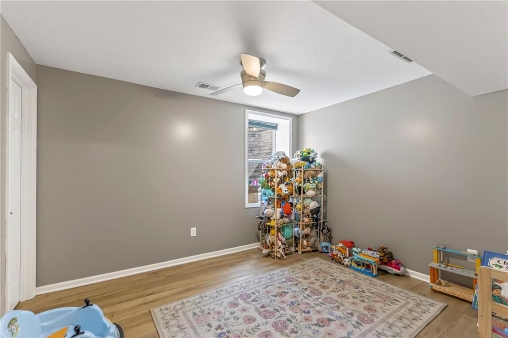 611 N Winnebago Drive — photo 46