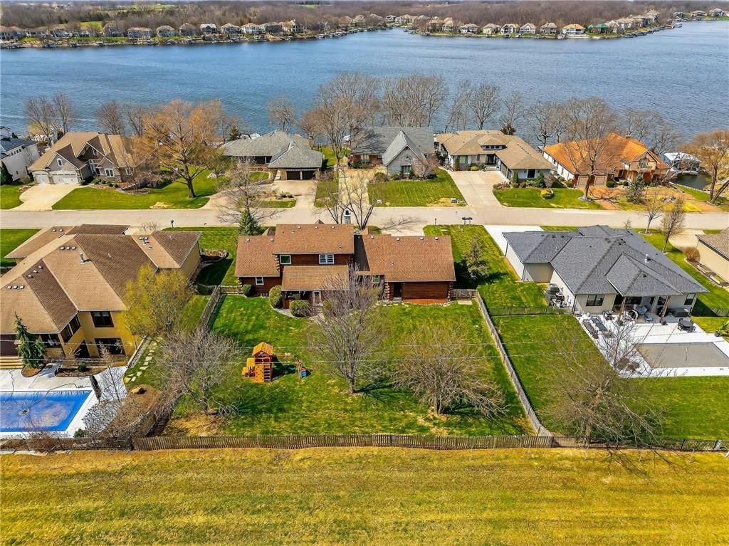 611 N Winnebago Drive — photo 50