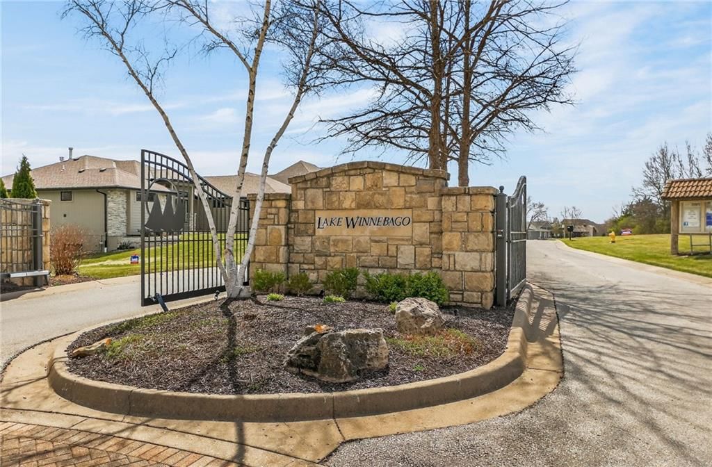 611 N Winnebago Drive — photo 51