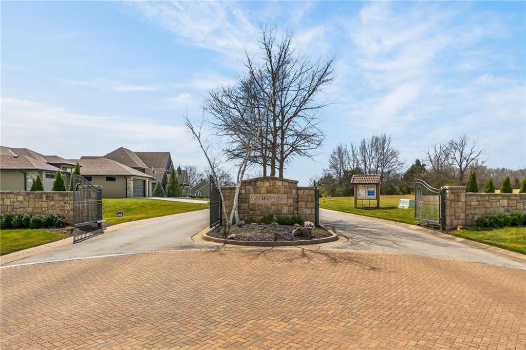 611 N Winnebago Drive — photo 52