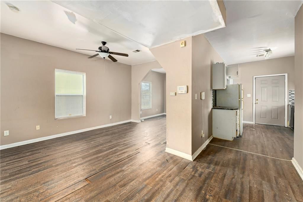 Photo 6 of 28 - 3609 E 27th Street