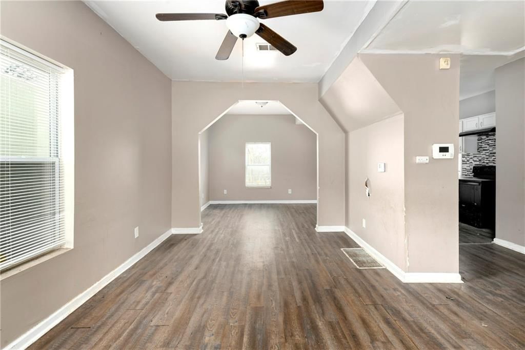 Photo 7 of 28 - 3609 E 27th Street