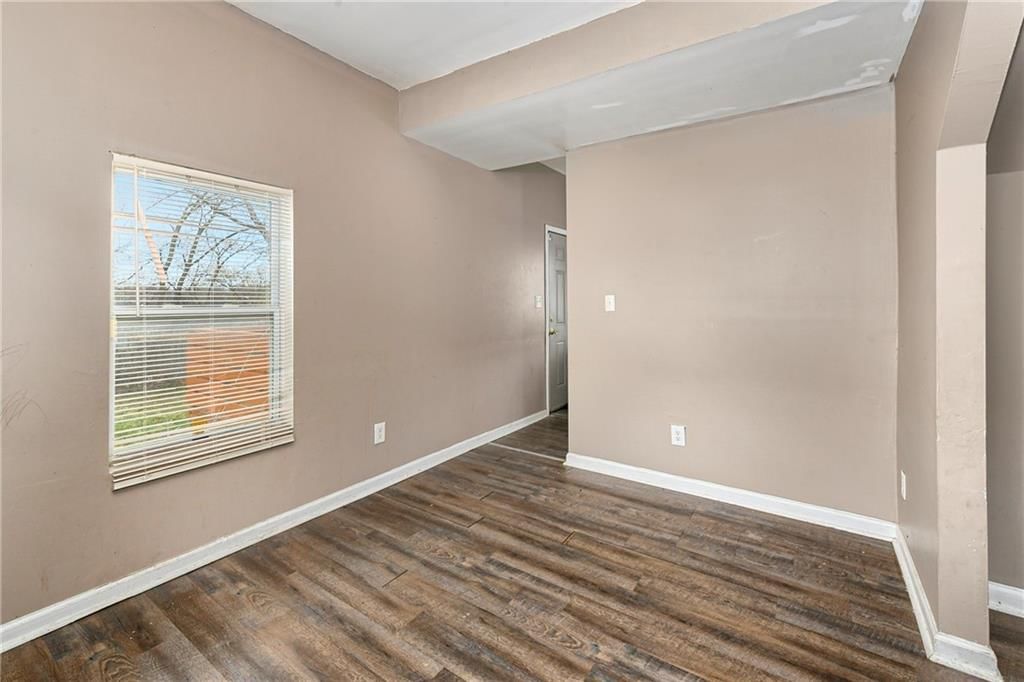 Photo 8 of 28 - 3609 E 27th Street