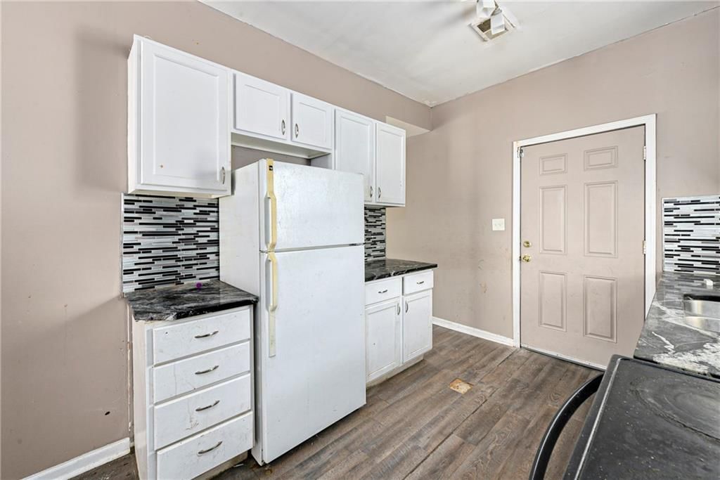 Photo 10 of 28 - 3609 E 27th Street