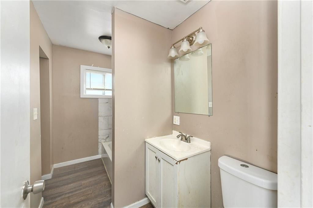 Photo 13 of 28 - 3609 E 27th Street