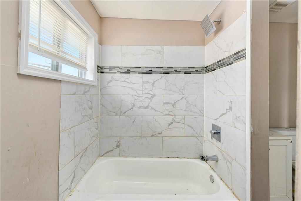 Photo 14 of 28 - 3609 E 27th Street