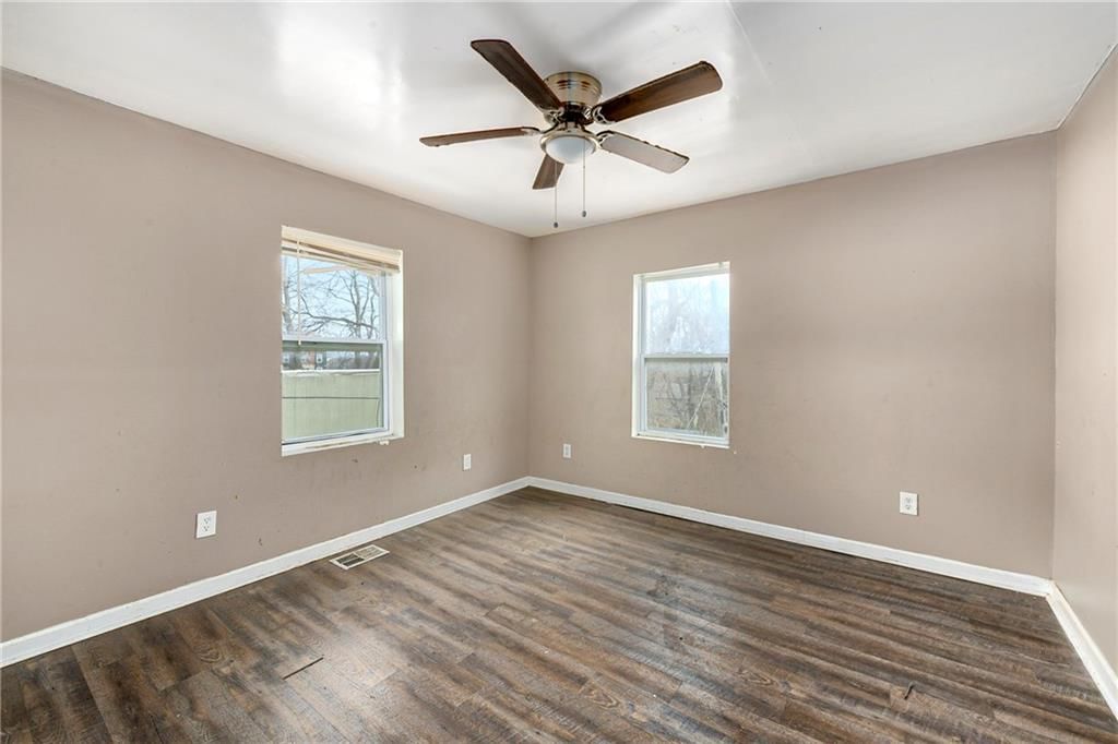 Photo 17 of 28 - 3609 E 27th Street