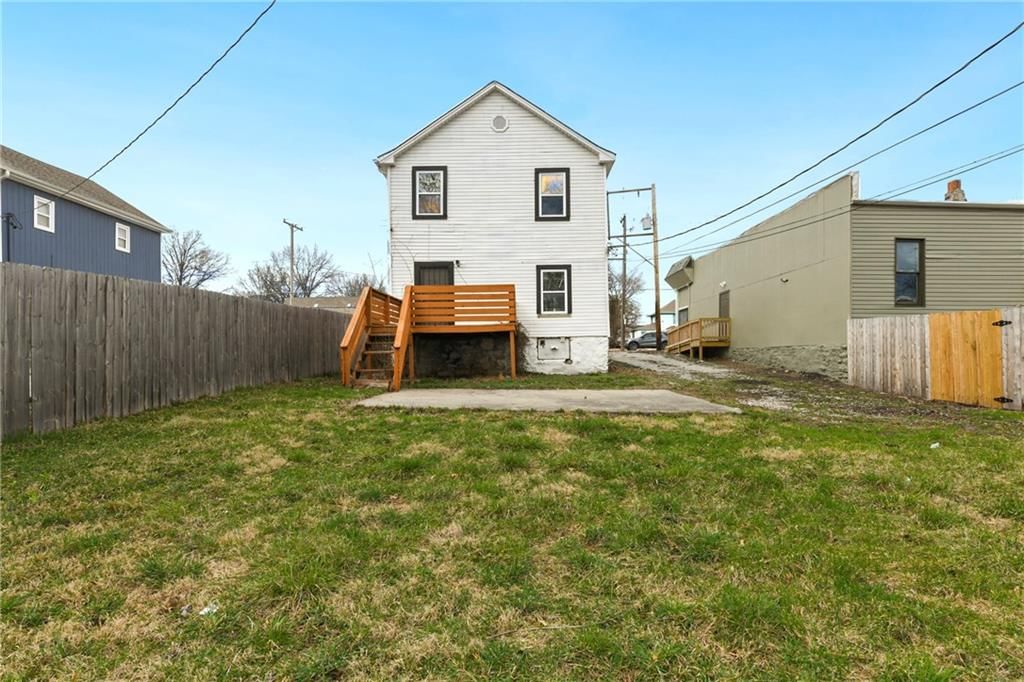 Photo 23 of 28 - 3609 E 27th Street
