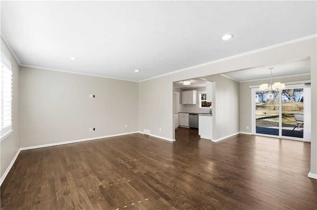 2512 W 77th Street — photo 4