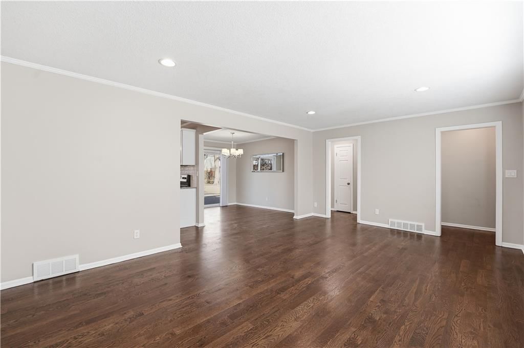 2512 W 77th Street — photo 10