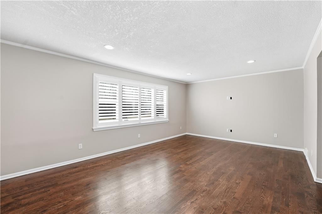 2512 W 77th Street — photo 11