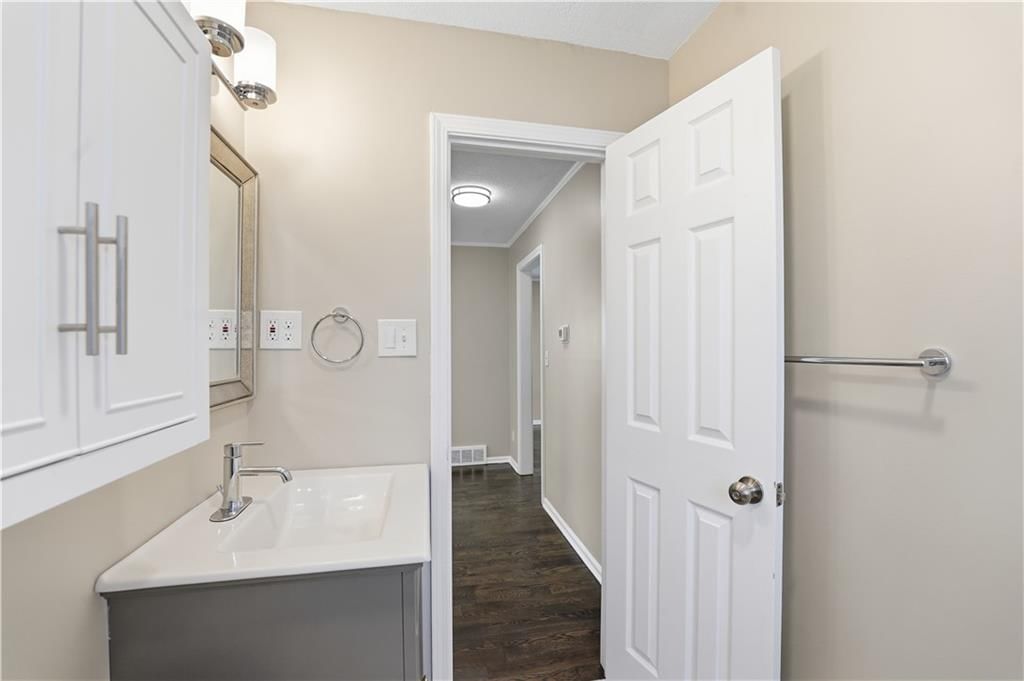 2512 W 77th Street — photo 23