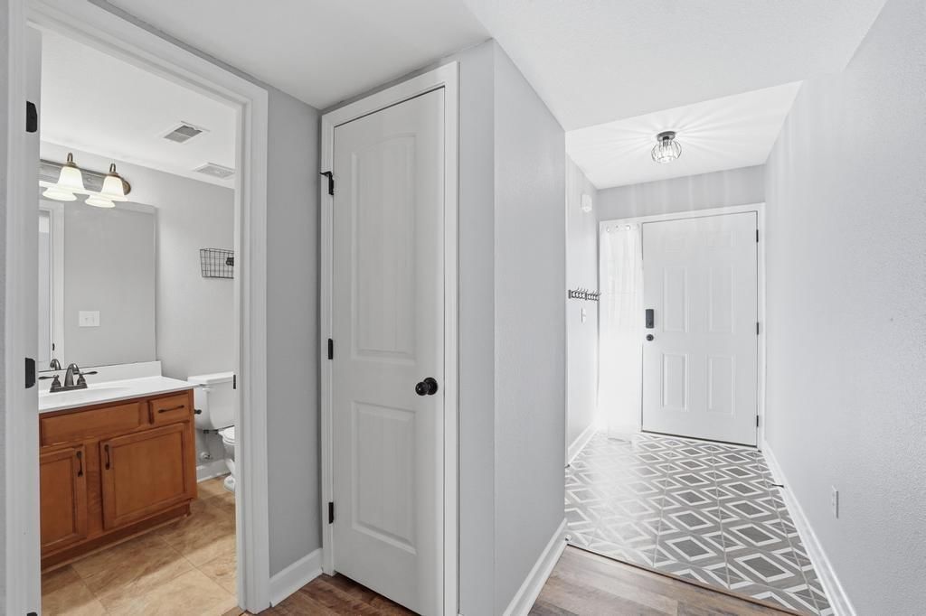 13684 OAK VALLEY Drive — photo 7