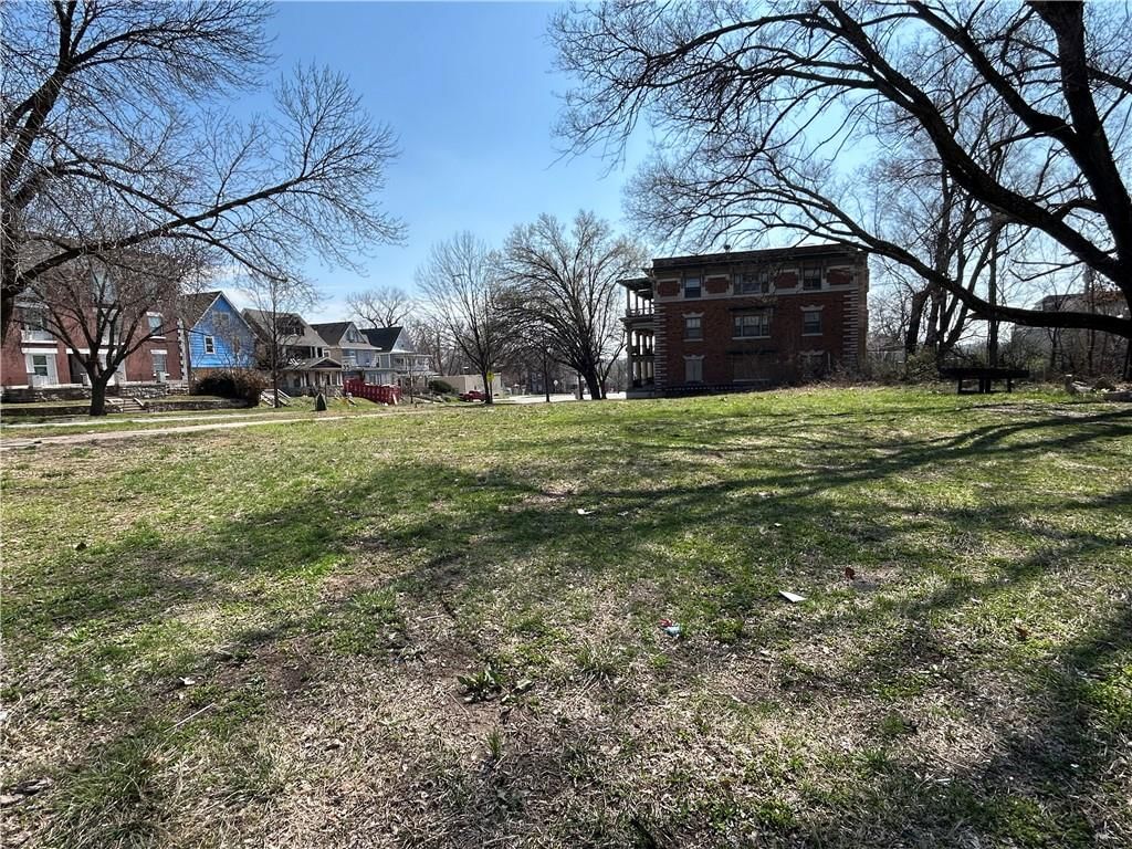 900 Benton Boulevard — photo 3