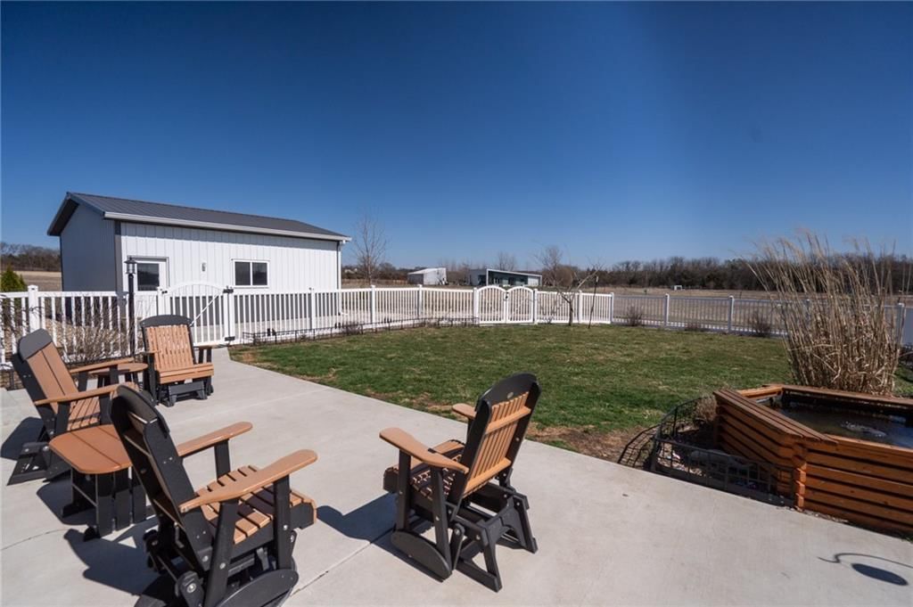1558 N 450th Road — photo 33