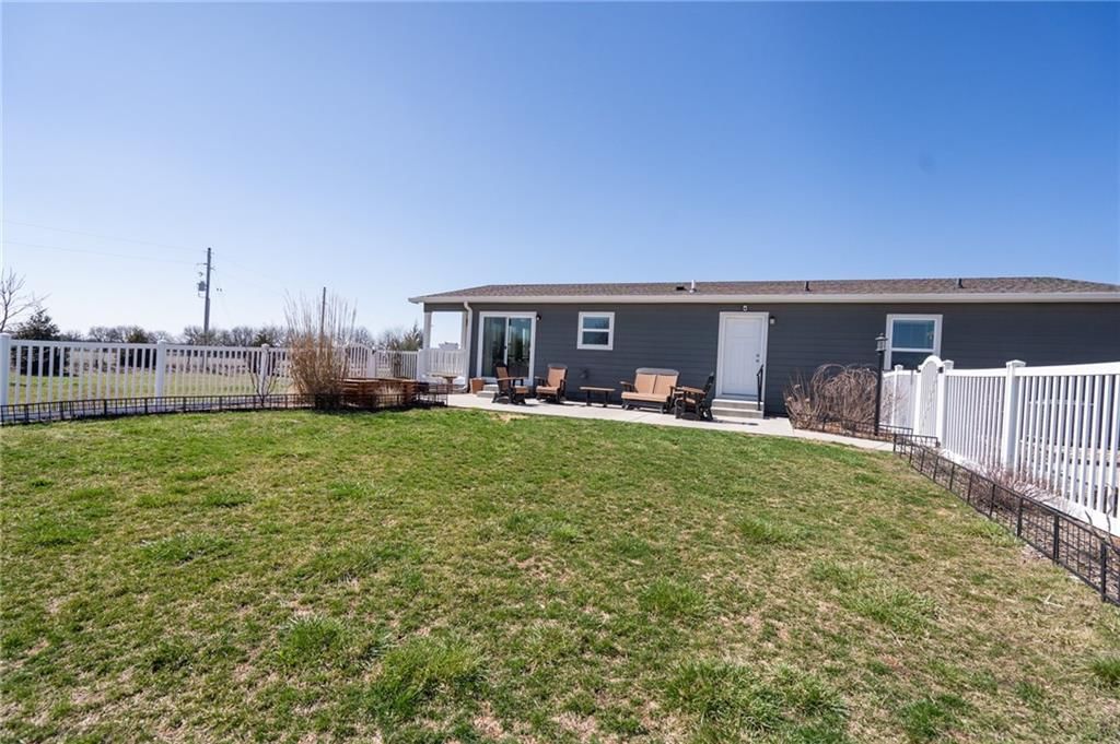 1558 N 450th Road — photo 36