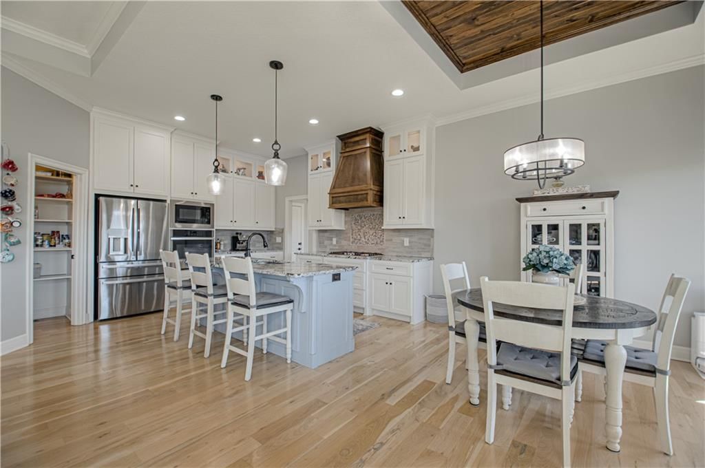 2729 W Elm Street — photo 10