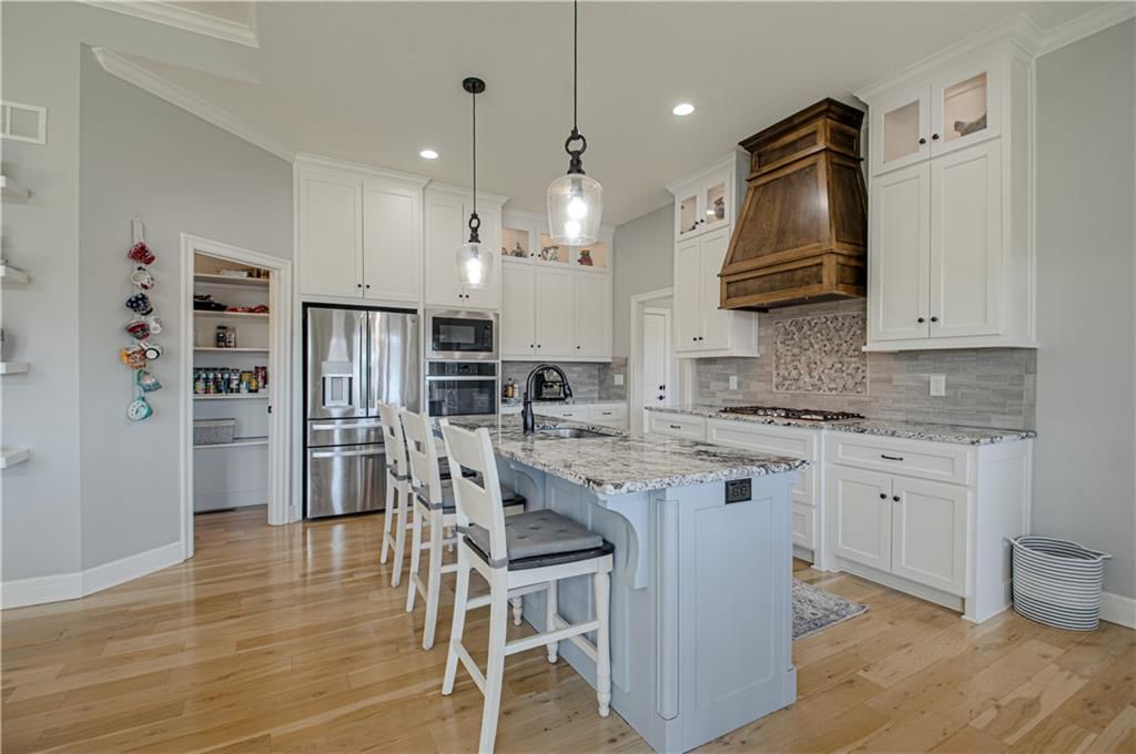 2729 W Elm Street — photo 11