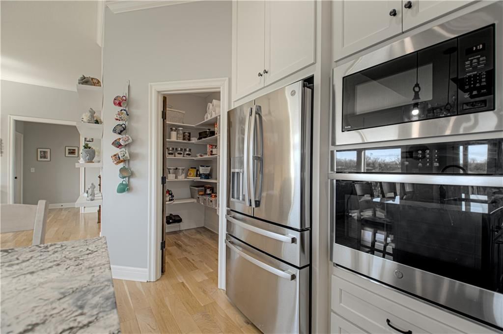 2729 W Elm Street — photo 13