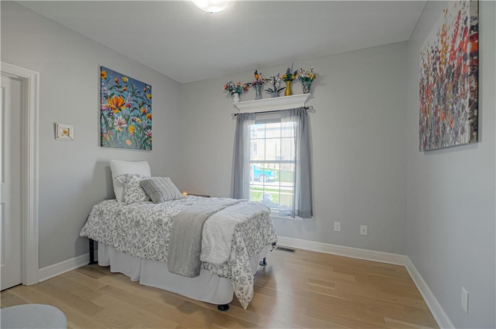 2729 W Elm Street — photo 23