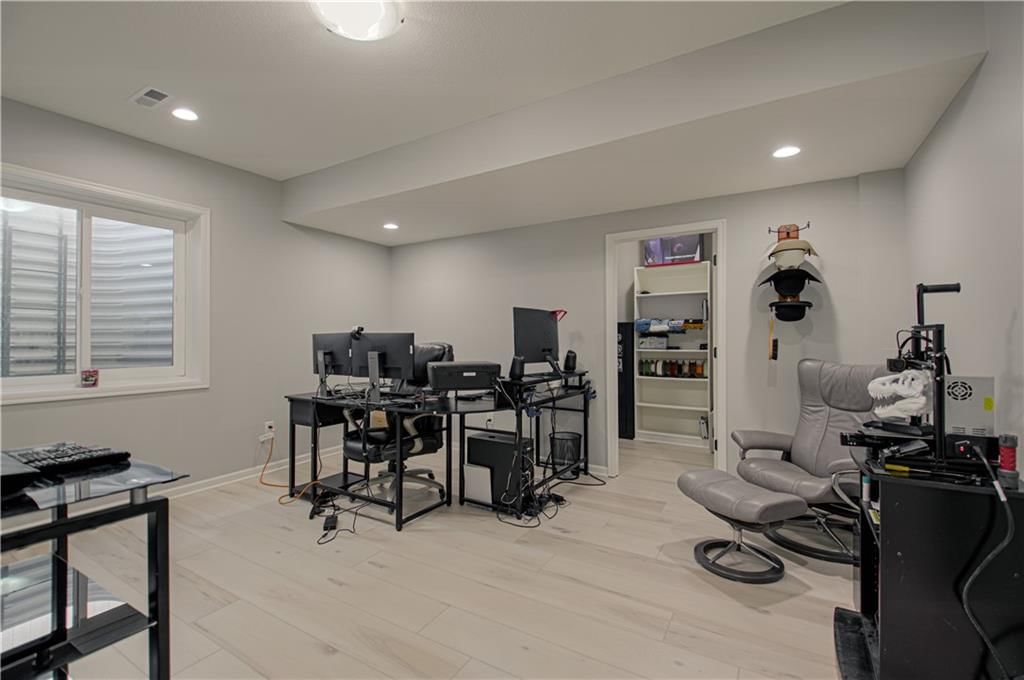 2729 W Elm Street — photo 30