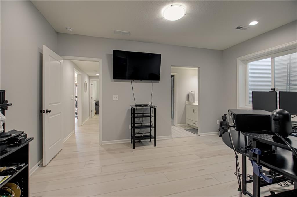2729 W Elm Street — photo 31