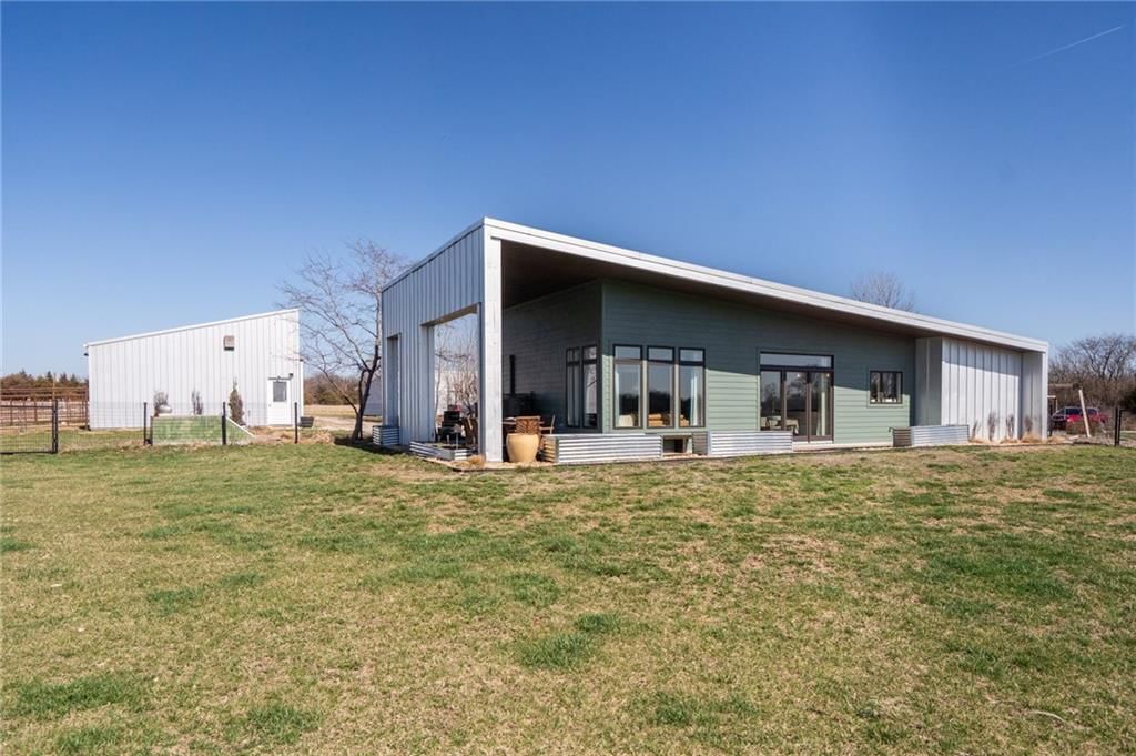 1564 N 450th Road — photo 3