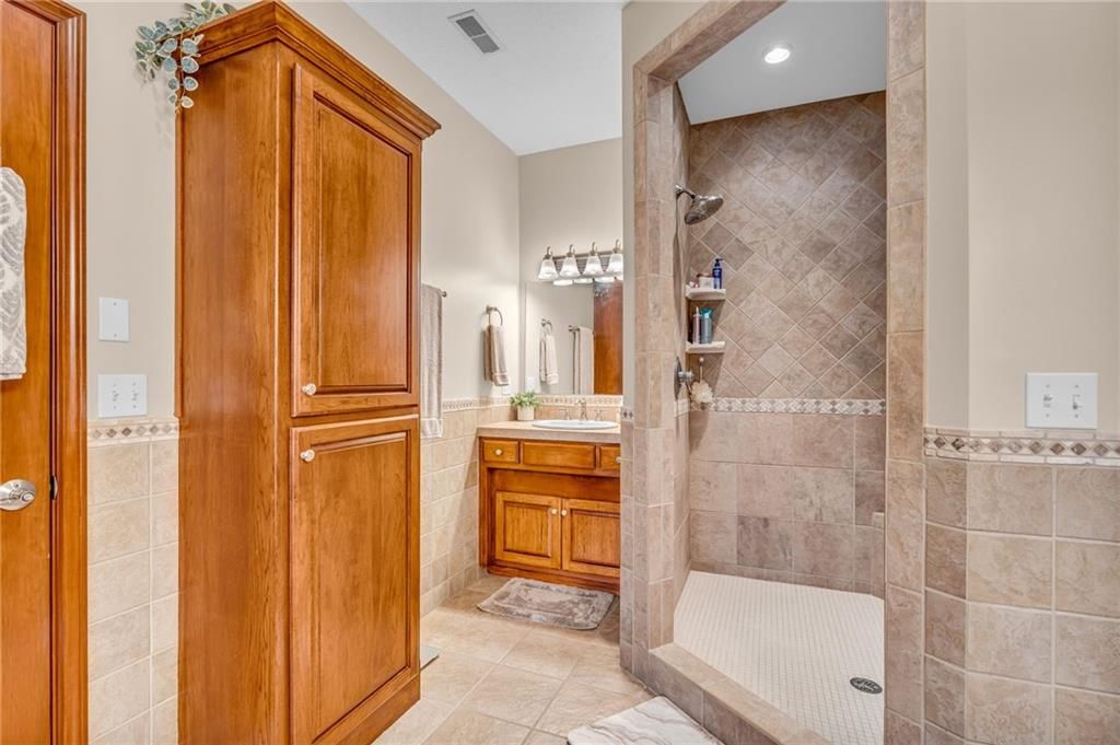 104 W 18th Street — photo 35